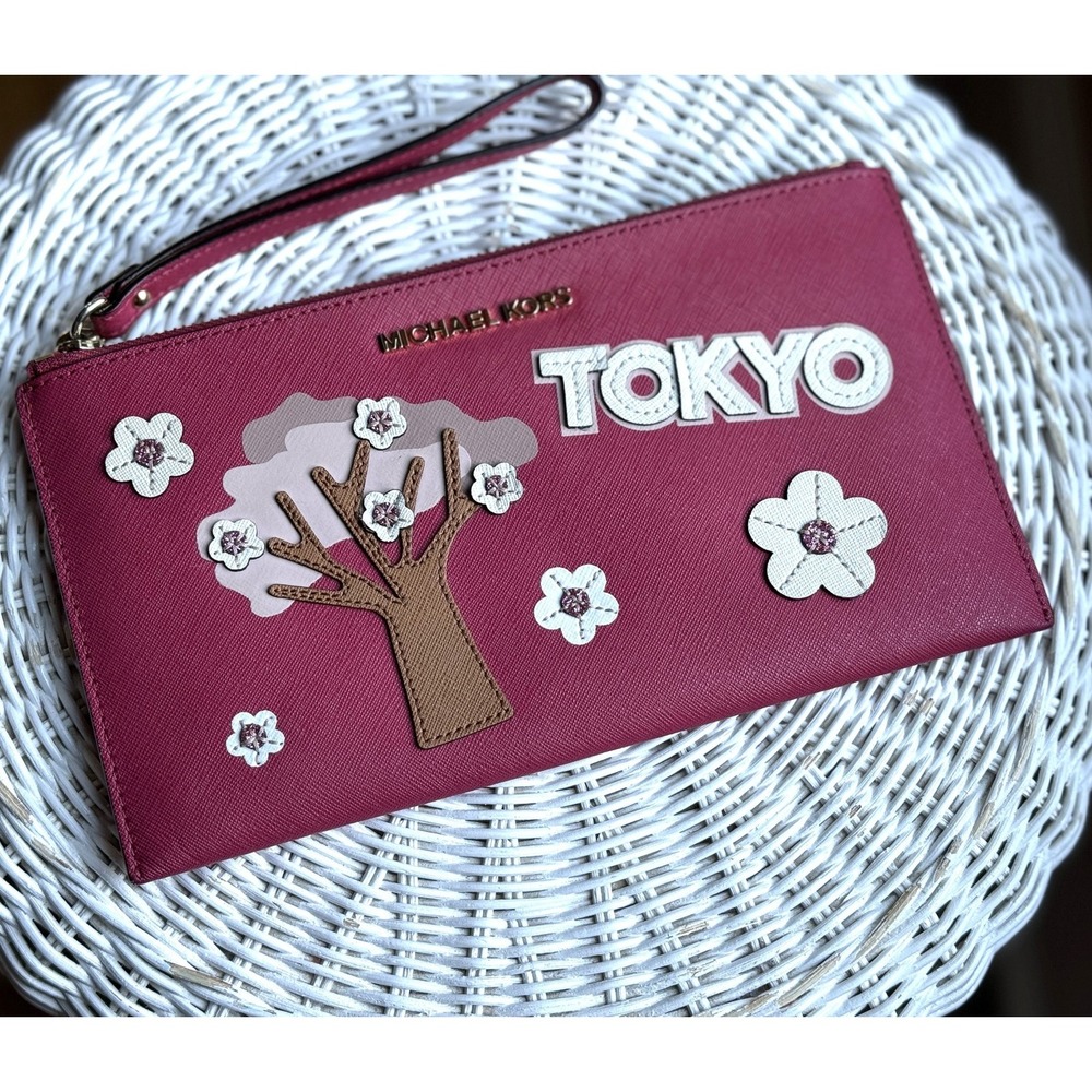 Michael Kors Illustration Jet Set Travel Large Zip Clutch Wristlet Tokyo